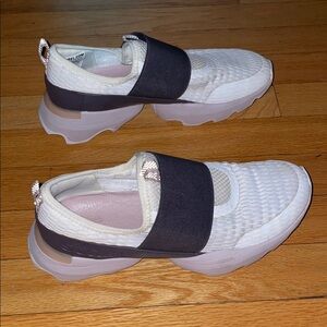 Sorel White and Purple Slip-On Sneakers with Streamlined Design